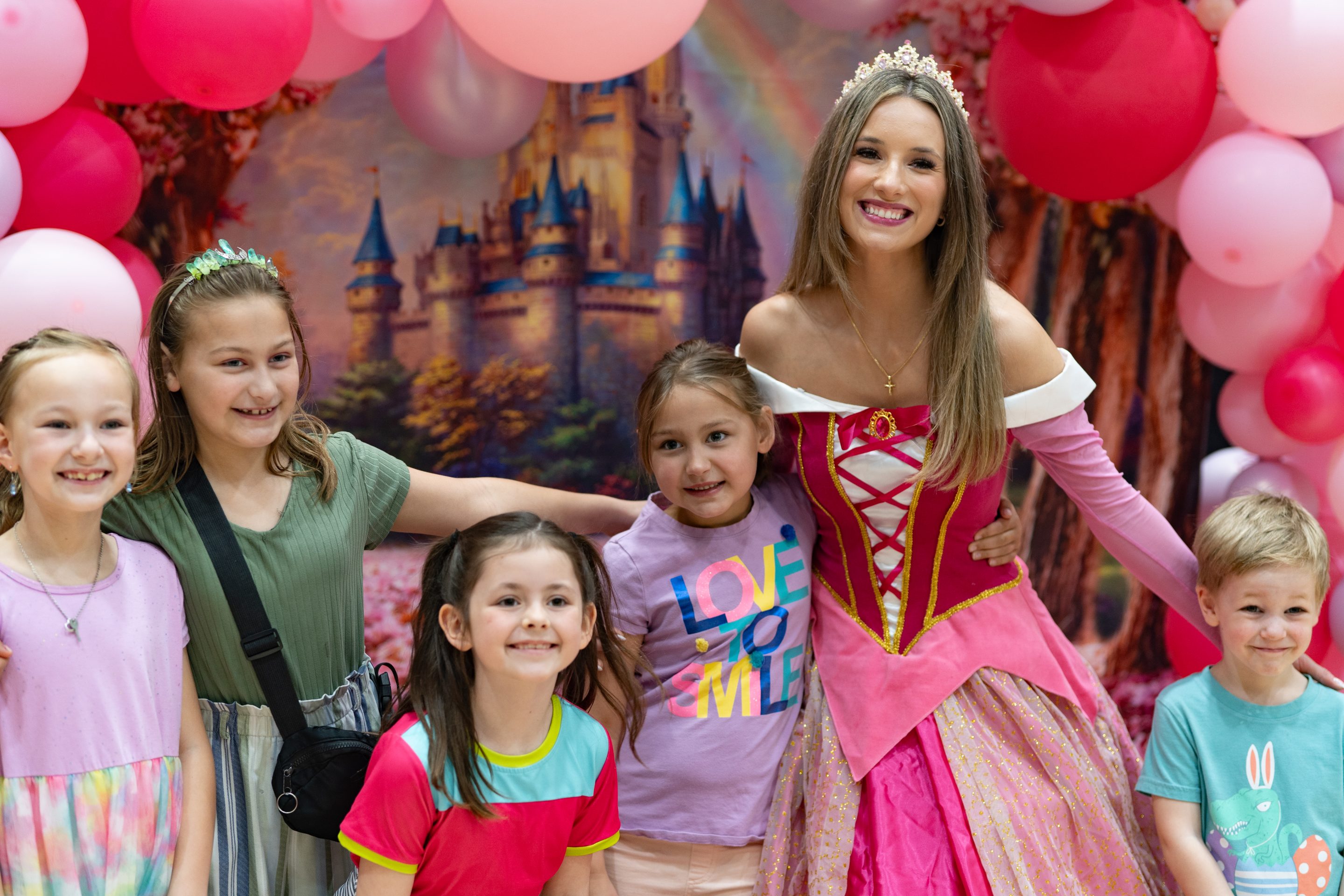 SRP-15 Young girl with costumed character